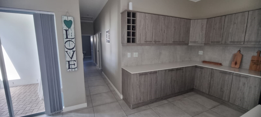 2 Bedroom Property for Sale in Blue Lagoon Western Cape